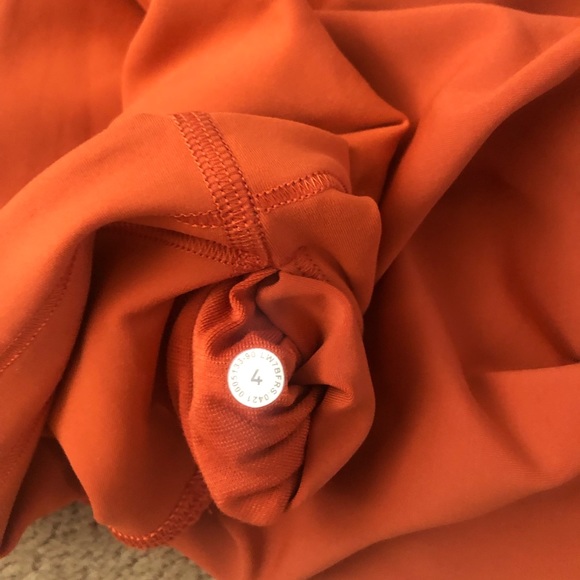 Lululemon Size 4 Shorts - Picture 3 of 3